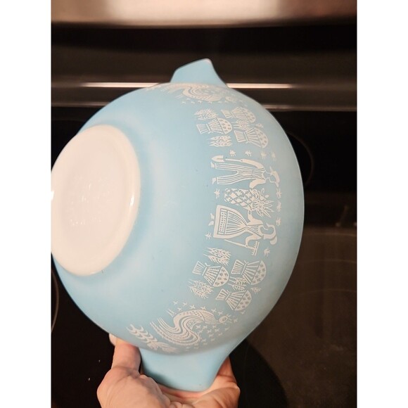Pyrex Amish Butterprint White on Turquoise 1 1/2 qt Cinderella Mixing Bowl #442 - Picture 12 of 14